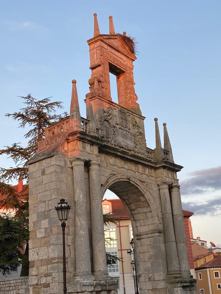 ARCO FERNÁN GONZÁLEZ